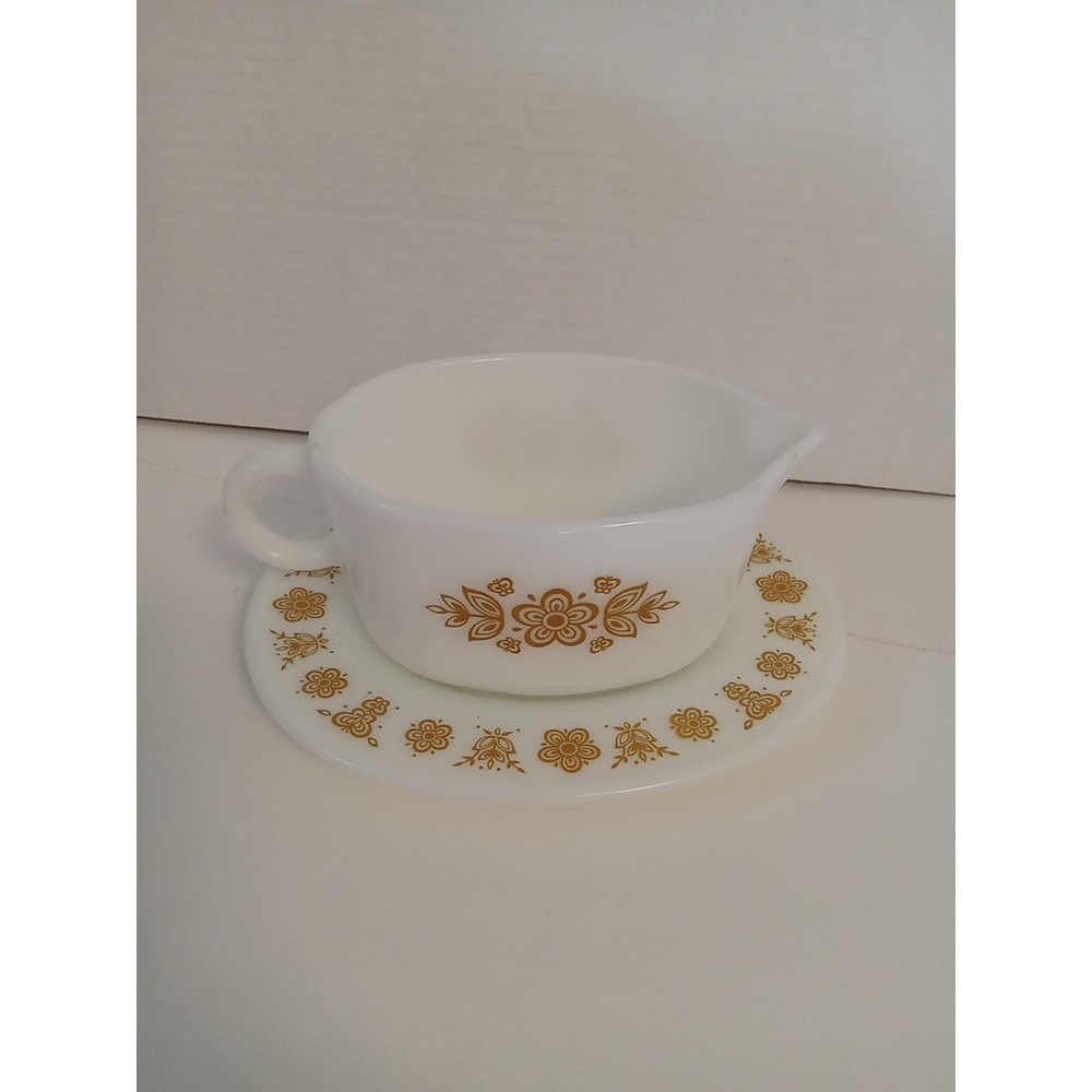 PYREX Vintage Corning USA Milk Glass Oven/microwave Gravy Boat & Platter
